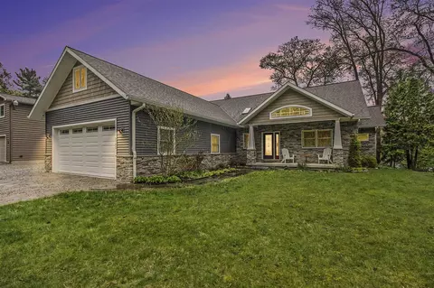 2792 Cozy Cv, Grass Lake, MI 49240