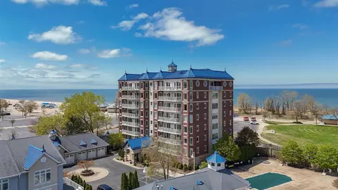 200 Lake #4B, Saint Joseph, MI 49085