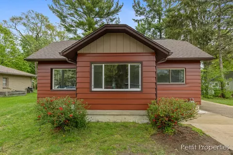 2810 Gerald Ave NE, Grand Rapids, MI 49505