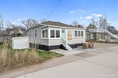 1520 Beach, Muskegon, MI 49441