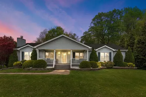 5521 W Spring Crk, Three Oaks, MI 49128