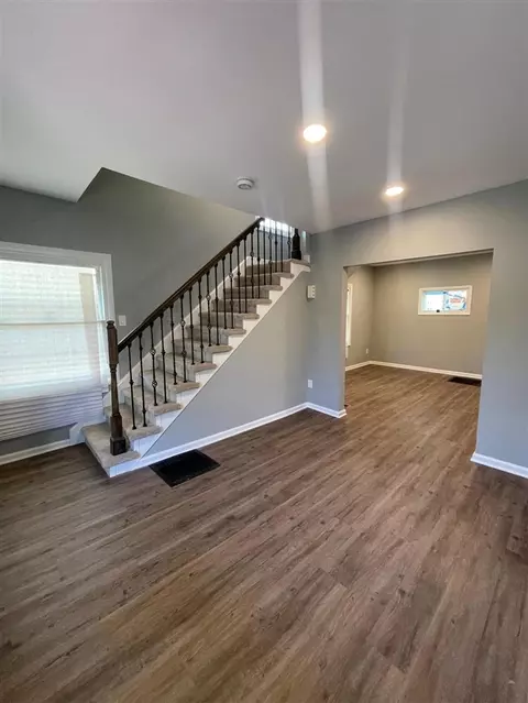 Entry Way - 206 Mitchell, Jackson, MI 49203 photo 1 of 3