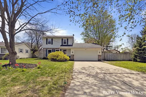928 Springwood, Kentwood, MI 49508