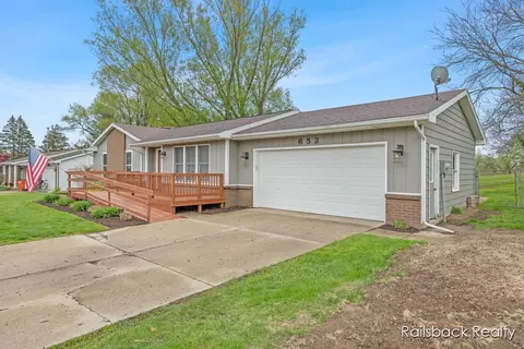 652 Marway, Comstock Park, MI 49321