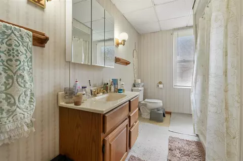 Bath - 24224 Third, Mattawan, MI 49071 photo 1 of 1