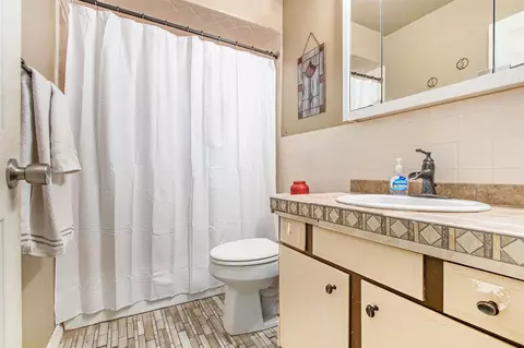 Bath - 1750 Briar, Niles, MI 49120 photo 1 of 3
