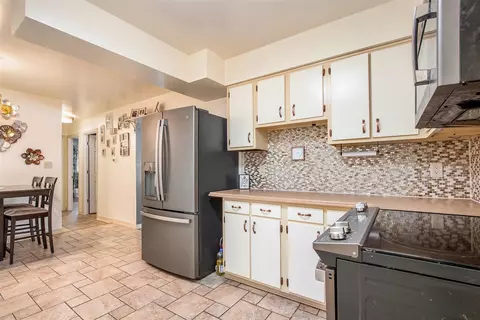 Kitchen - 1750 Briar, Niles, MI 49120 photo 3 of 5