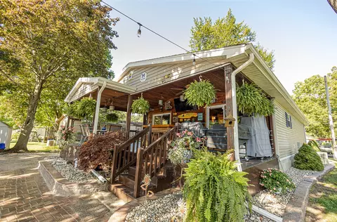 74 Lucky, Coldwater, MI 49036