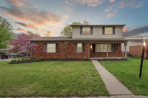 21209 Danbury, Trenton, MI 48183