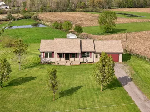 1825 River Bnd, Fowlerville, MI 48836