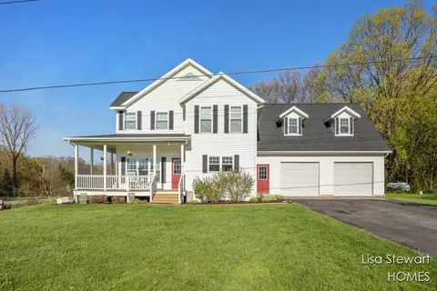 2445 Honey Crk, Ada, MI 49301