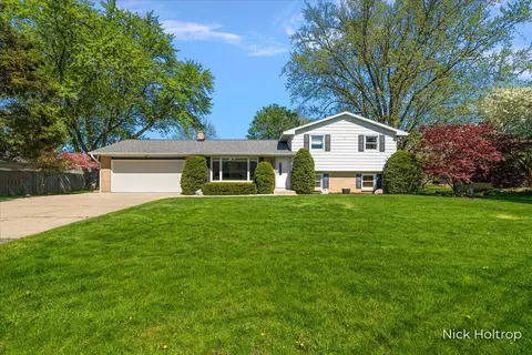 99 Sunnybrook, Grandville, MI 49418
