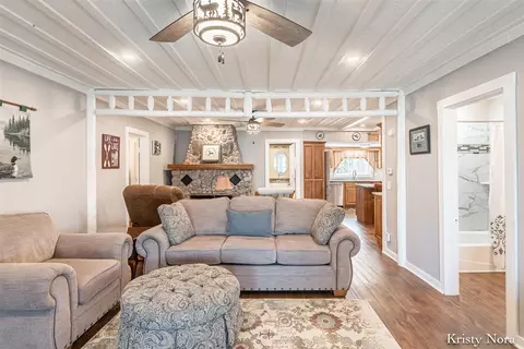 Living - 1071 S Senator, Crystal, MI 48818 photo 4 of 6