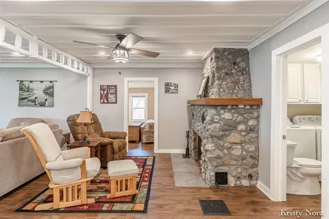 Living - 1071 S Senator, Crystal, MI 48818 photo 6 of 6