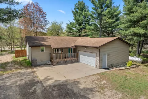 555 S Maple Is, Muskegon, MI 49442
