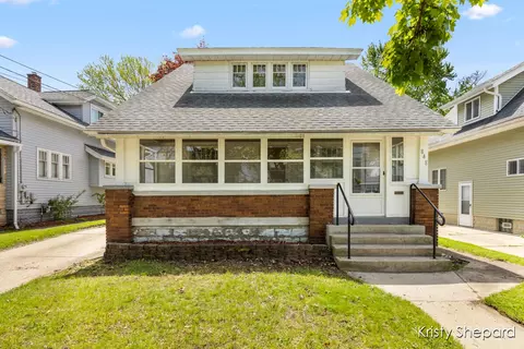 848 Myrtle, Grand Rapids, MI 49504