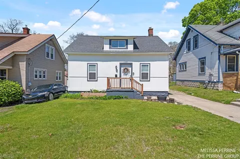 1221 Dickinson, Grand Rapids, MI 49507
