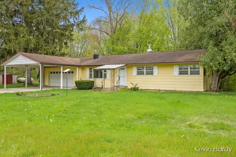 745 9th, Plainwell, MI 49080 photo 2