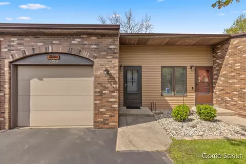 3259 Arrowhead Arms, Grandville, MI 49418