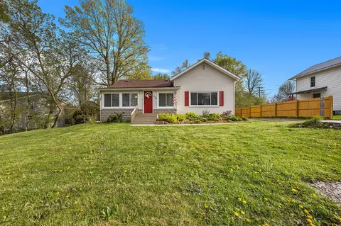 220 W Division, Rockford, MI 49341