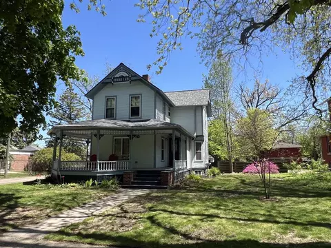 504 Stuart, Kalamazoo, MI 49007