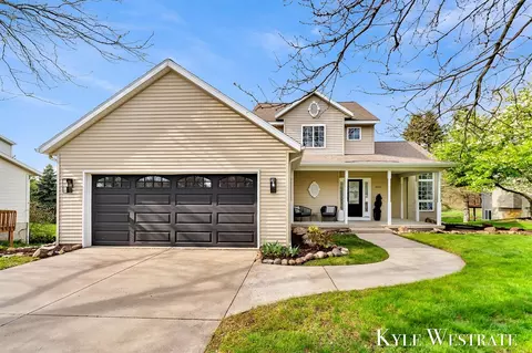 8213 Muscatay, Rockford, MI 49341