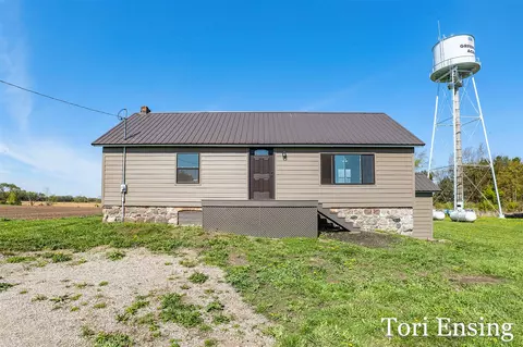 4691 County Farm, Greenville, MI 48838