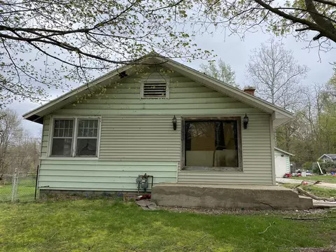 6027 Superior, Coloma, MI 49038