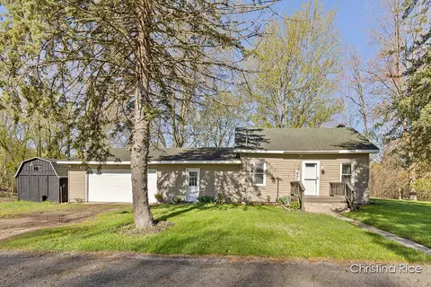 302 S West, Carson City, MI 48811