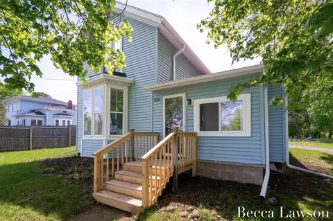 516 Warren, Marshall, MI 49068 photo 3