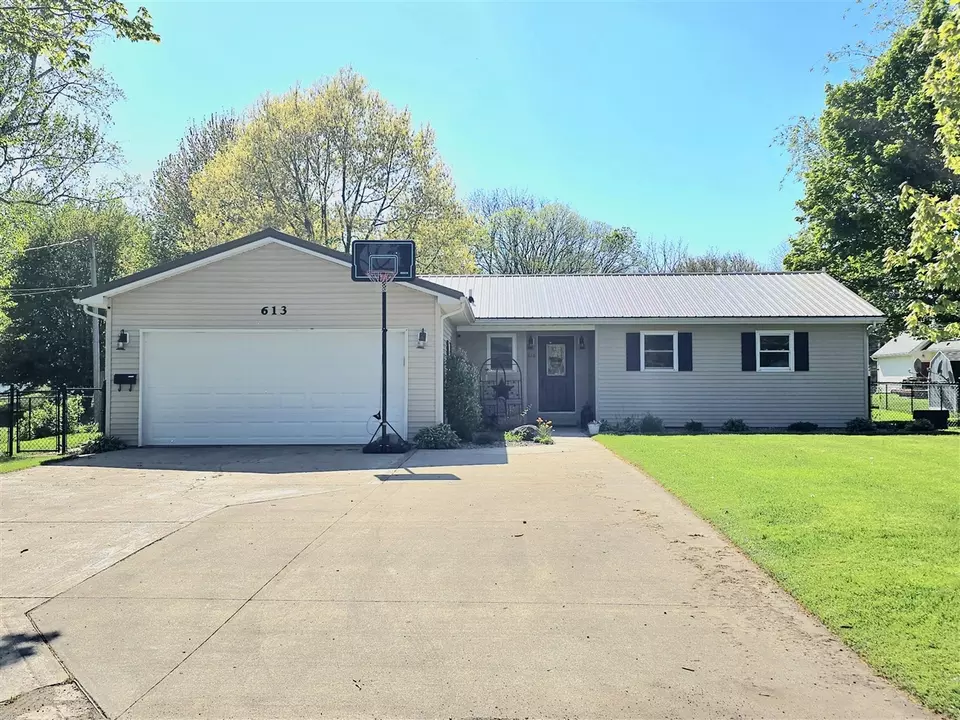 Exterior - 613 Thomas, Union City, MI 49094 photo 1 of 12