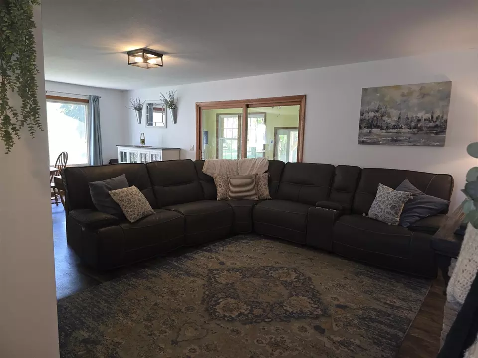 Living - 613 Thomas, Union City, MI 49094 photo 1 of 4