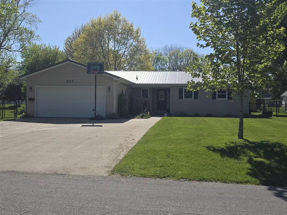 Exterior - 613 Thomas, Union City, MI 49094 photo 2 of 12