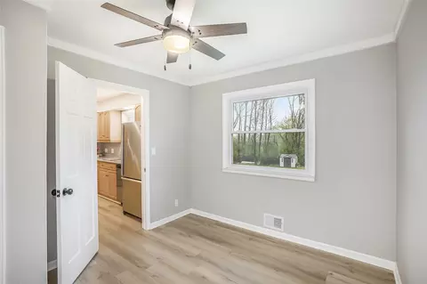 1816 Schaffer, Jackson, MI 49203 photo 9
