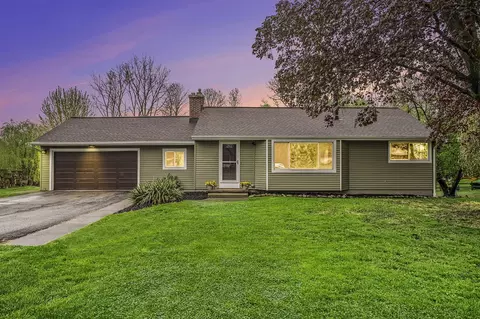 1816 Schaffer, Jackson, MI 49203 photo 2