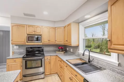 1816 Schaffer, Jackson, MI 49203 photo 6