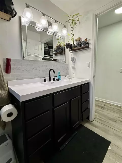 Bath - 314 Maple, Spring Lake, MI 49456 photo 2 of 2