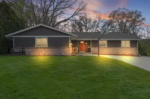 2394 Cedar Crst, Grand Rapids, MI 49525