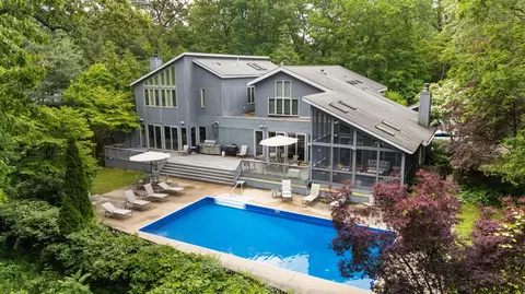 50102 Alpine, New Buffalo, MI 49117