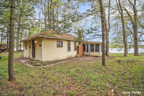 9596 W Evergreen, Grand Junction, MI 49056