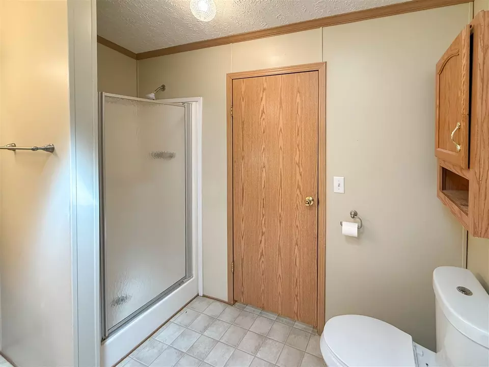 Bath - 4326 Laurel, Jackson, MI 49201 photo 3 of 5