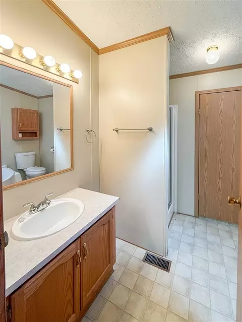 Bath - 4326 Laurel, Jackson, MI 49201 photo 1 of 5