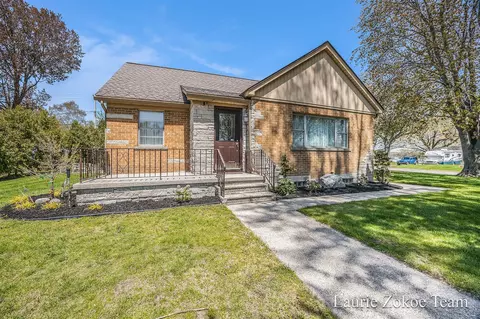 347 Dewitt, Spring Lake, MI 49456 photo 3