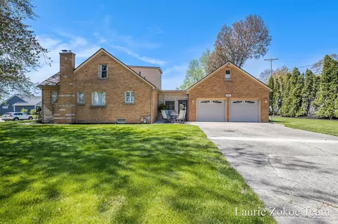 347 Dewitt, Spring Lake, MI 49456 photo 2
