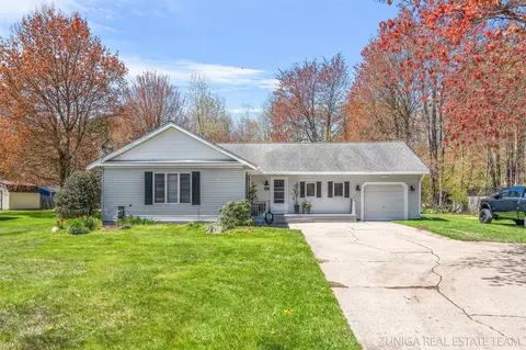 6427 Henry, Norton Shores, MI 49441