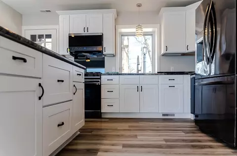Kitchen - 4305 Donnely, Jackson, MI 49201 photo 4 of 7