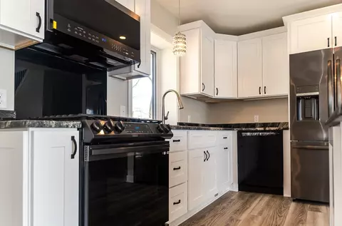 Kitchen - 4305 Donnely, Jackson, MI 49201 photo 5 of 7