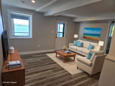 Living - 4305 Donnely, Jackson, MI 49201 photo 6 of 9