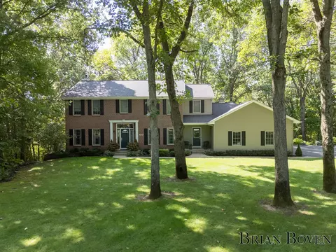 7620 Spring Pt, Rockford, MI 49341