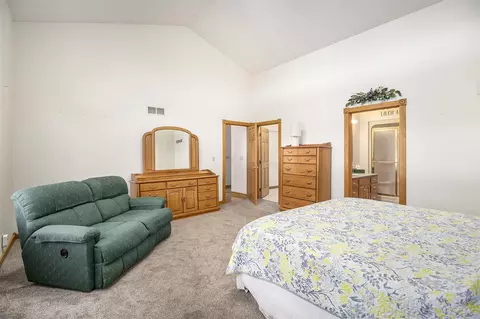 Bedroom - 575 Invicta, Niles, MI 49120 photo 2 of 5